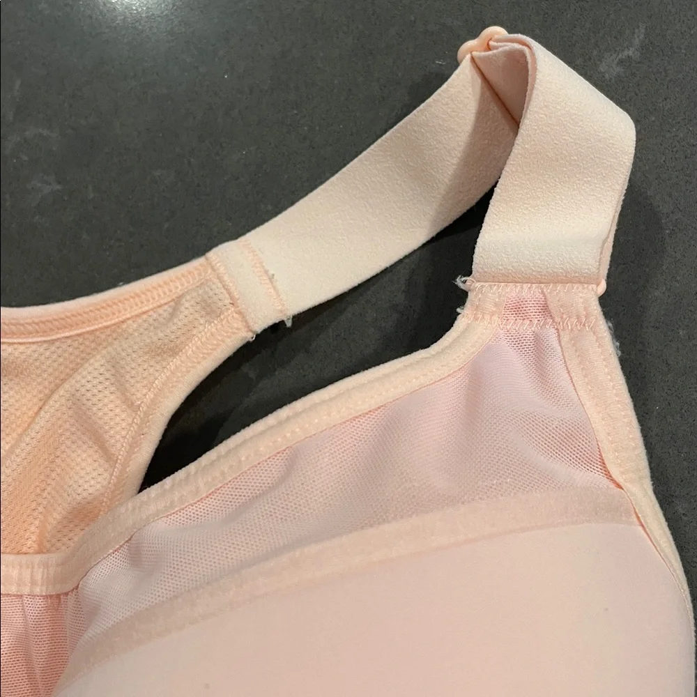Victoria's Secret Sport Incredible Lightweight Peach Sports Bra 34DDD - Picture 6 of 9